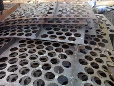 除(chu)塵(chen)器(qi)多孔板（花板） 碳鋼(gang)材質(zhi)解(jie)析(xi)與河北市(shi)場價(jia)格指南(nan)